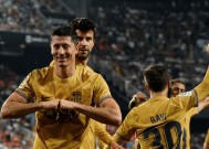 开云入口-莱万多夫斯基焦点对战，姆巴佩与60激战TL分钟，大比分获胜胜负难料！比赛高潮迭起的简单介绍